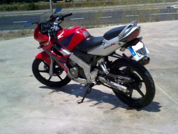 CBR 125 R 05'