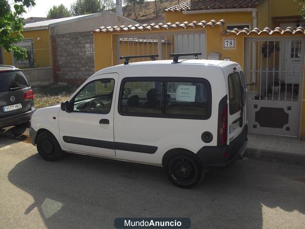 se vende RENAULT KANGOO