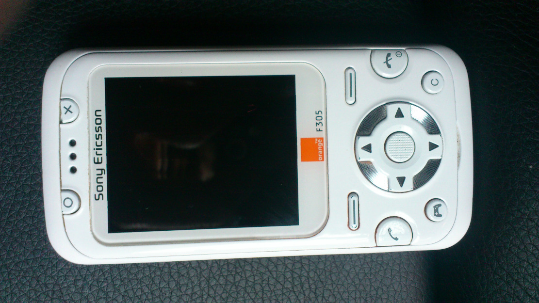Sony Ericsson F305 de Orange o Libre