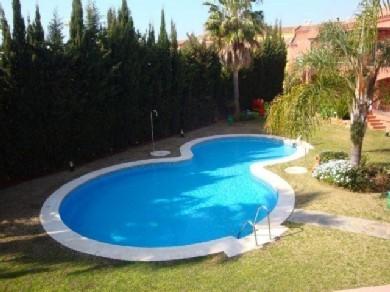 Apartamento con 2 dormitorios se vende en Marbella, Costa del Sol