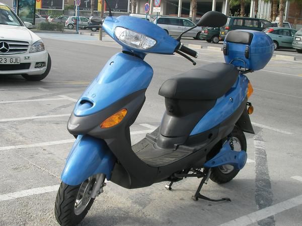 SCOOTER ELECTRICO 1500W NUEVO (2009) 21kms.