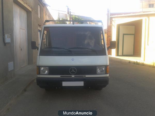 SE VENDE MERCEDES MB140