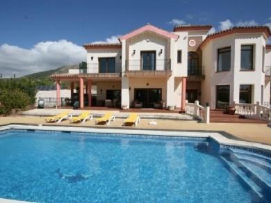 Chalet con 5 dormitorios se vende en Mijas Pueblo, Costa del Sol