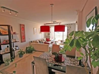 Apartamento con 2 dormitorios se vende en Marbella, Costa del Sol