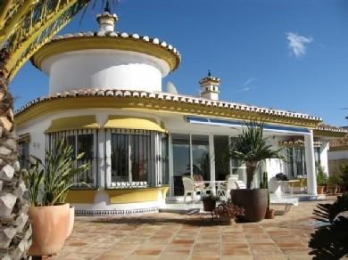 Chalet con 4 dormitorios se vende en Mijas Costa, Costa del Sol