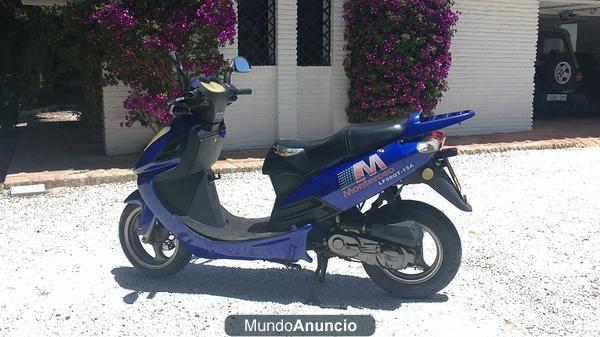 Vendo ciclomotor de la marca LIFAN