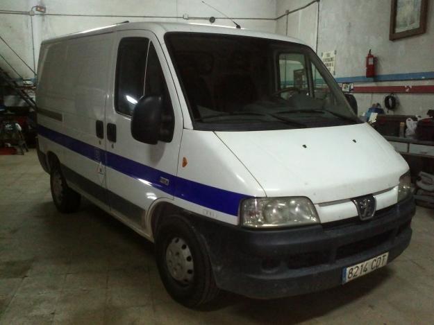 VENDO PEUGEOT BOXER 330C, 2.2, DIESEL, FURGON CERRADO, 3 ASIENTOS