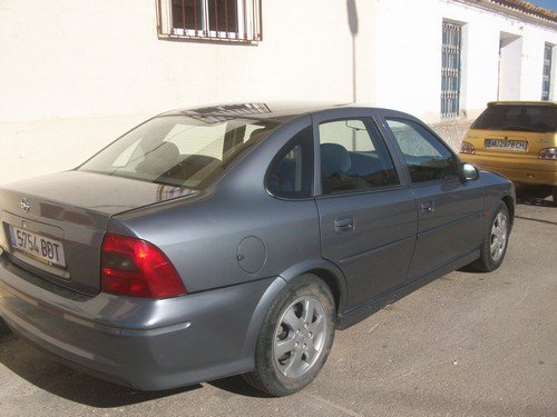 Opel vectra dti 16v 2.2 elegance berlina de 5 puertas