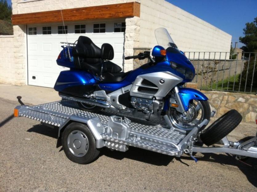 Remolque basculante para motos grandes en aluminio, Honda Goldwing, BMW, Yamaha