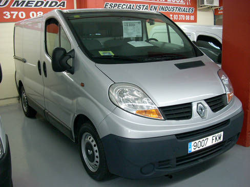 Renault Trafic 2.0 DCI 90CV FURGON, LIBRO REVIS., IVA DEDUCIBLE Y GARANTIA...