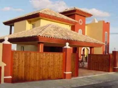 Chalet con 3 dormitorios se vende en Marbella, Costa del Sol