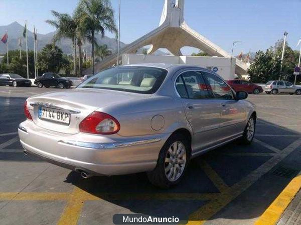 Jaguar X-Type 2.5 V6 Executive Automatico