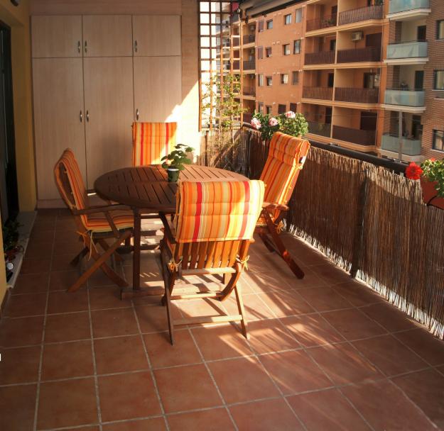 Piso en Catarroja de 2hab+2baños con terraza de 16m2