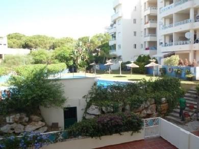 Apartamento con 2 dormitorios se vende en Marbella, Costa del Sol