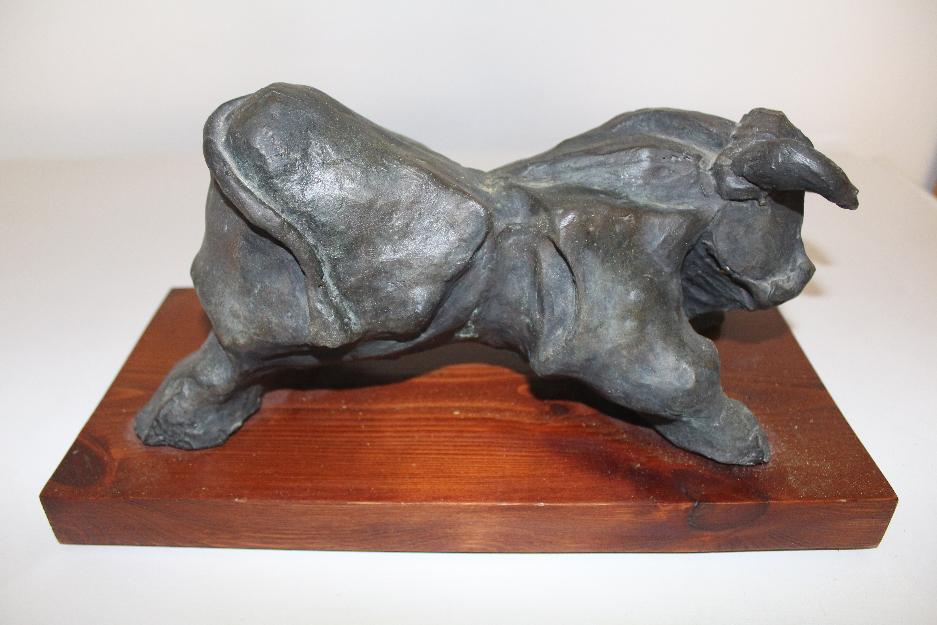 Escultura toro en  bronce