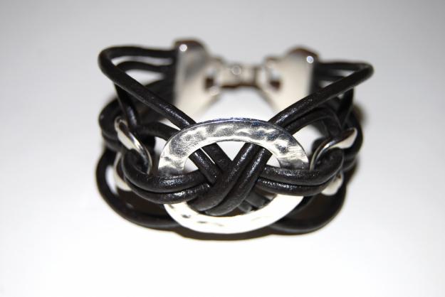 PULSERA DE CUERO