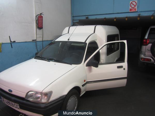 se vende furgoneta ford courrier de 5 plazas