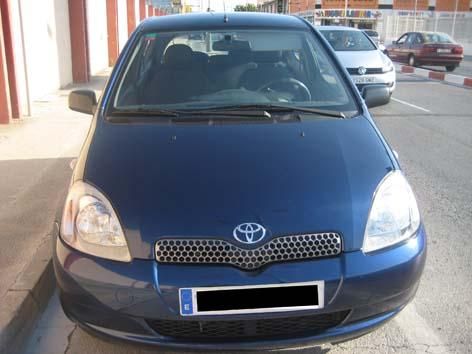 YARIS 1.3 LUNA 3 P. AÑO 2001.