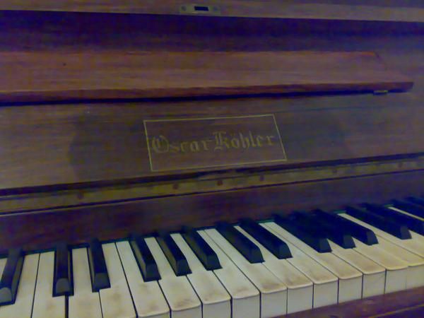 Vendo piano antiguo Oscar Köhler