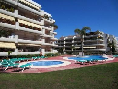 Apartamento con 2 dormitorios se vende en Marbella, Costa del Sol