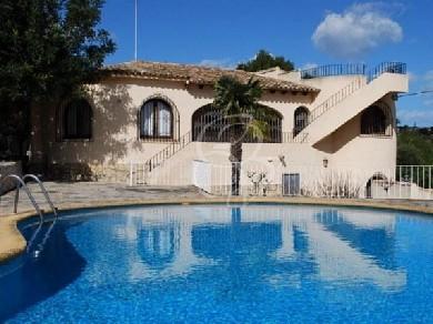 Chalet con 4 dormitorios se vende en Moraira, Costa Blanca