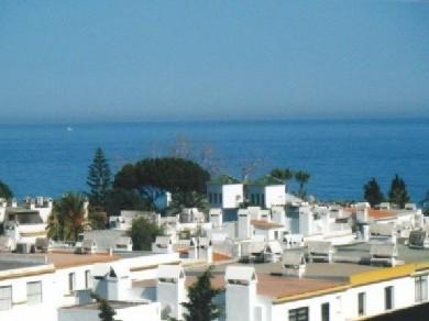 Apartamento con 3 dormitorios se vende en Marbella, Costa del Sol