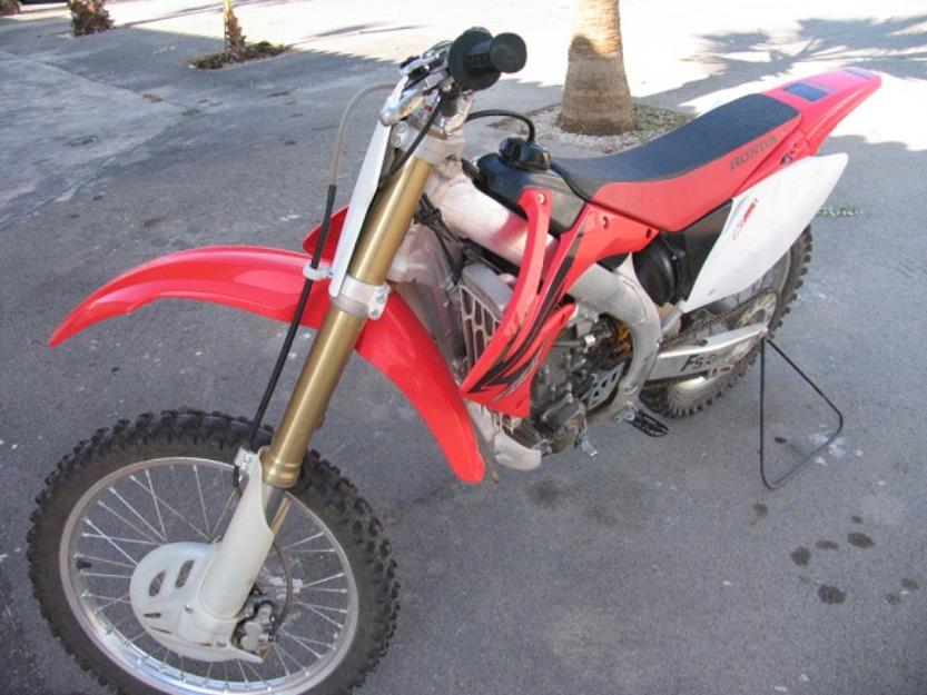 Honda crf 450 r moto de cross.