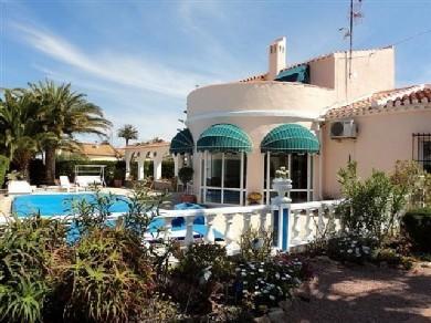 Chalet con 3 dormitorios se vende en Torrevieja, Costa Blanca