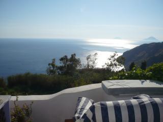 Bungalow : 2/2 personas - vistas a mar - lipari  lipari  islas eolias  sicilia  italia