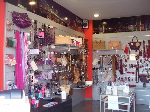 Se Alquila tienda de complementos en Puerto De Sagunto