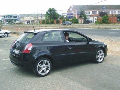 Vendo FIAT STILO con 13000 kM por no usar...