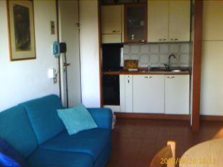 Apartamento : 4/5 personas - junto al mar - vistas a mar - follonica  grosseto (provincia de)  toscana  italia