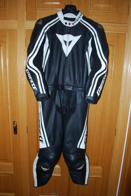 Mono cuero dainese stripes talla 54