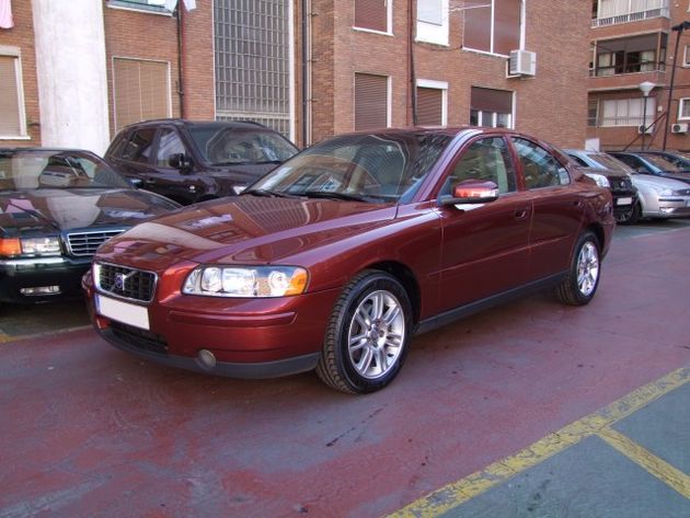 VOLVO S60 2.4D Kinetic 163