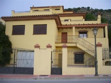 Chalet con 5 dormitorios se vende en Coin