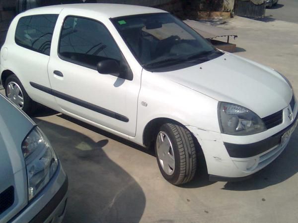 RENAULT CLIO 1.2 3P ** MUY REBAJADO**2004