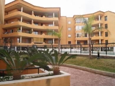 Apartamento con 2 dormitorios se vende en Fuengirola, Costa del Sol