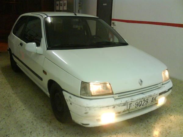 RENAULT Clio CLIO 1.4 RT, BLANCO, año 1994, 118000 km tel: 93-280-0491