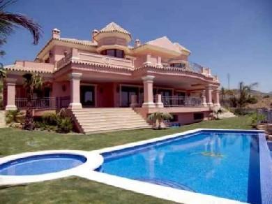 Chalet con 7 dormitorios se vende en Benahavis, Costa del Sol