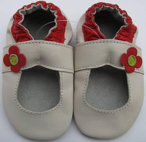 Zapatos de piel y suela blanda para bebés