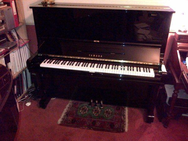 Yamaha U3S Piano Negro Polyester