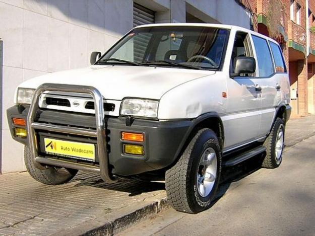 Venta de coche Nissan TERRANO II 2.7 TDI Mod SLX   5 Puertas '95 en Viladecans