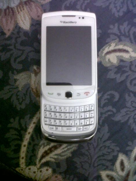 BLACBERRY TORCH 9810, LIBRE, ES BLANCA