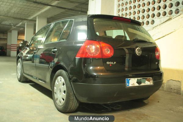 Se vende VW Golf 1.6 trendline gasolina