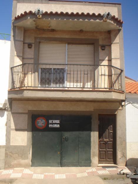 Casa y Piso en Pueblonuevo por 90.151 euros