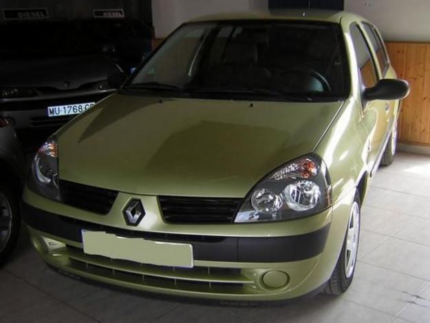 Comprar coche Renault Clio 1.2 Base Authentique '04 en Aljucer