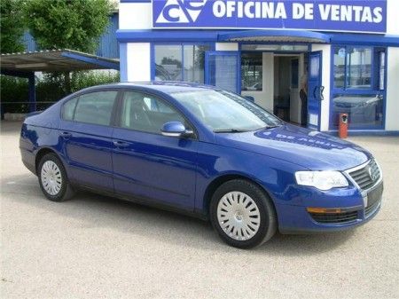 VOLKSWAGEN PASSAT 2.0TDI TRENDLINE - Madrid