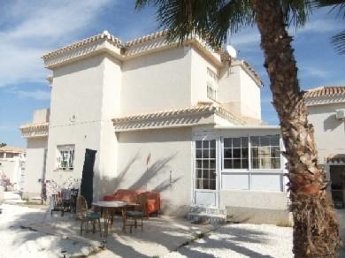 Chalet con 3 dormitorios se vende en Playa Flamenca, Costa Blanca