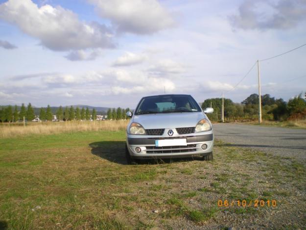 RENAULT CLIO COMO NUEVO