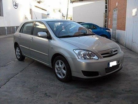 TOYOTA COROLLA 2.0 D4D 116 CV LUNA + CLIMA + LLANTAS - Murcia